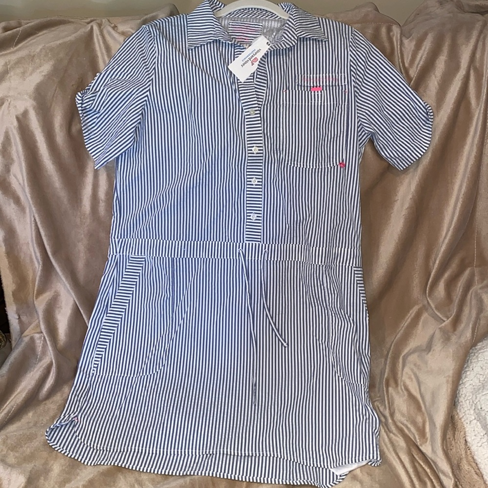 White and blue vineyard vines seersucker dress